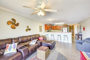 Living Room | Smart TV | Central A/C | Single-Story Unit