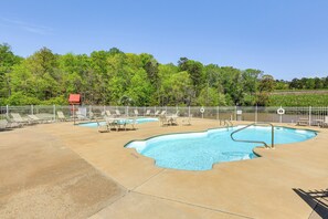 Community Pool | North Lake Condo Club