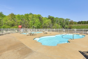 Community Pool | North Lake Condo Club
