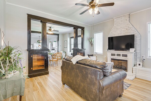Mt Vernon Vacation Rental | 3BR | 1BA | 1,450 Sq Ft | 5 Steps Required