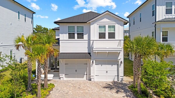 Charming coastal home!