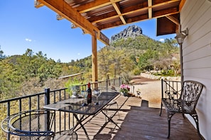 Enjoy unforgettable views of Thumb Butte from your private deck—perfect for sipping wine and soaking up the Prescott mountain charm. 🍷⛰️🌲
