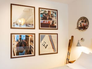 Wand, Interior Design, Bilderrahmen, Zimmer, Decke, Farbe, Lampe, Moderne Kunst, Light Fixture