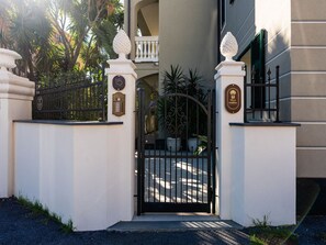 Wohngebiet, Strauch, Dach, Zuhause, Hütte, Auffahrt, Estate, Abstellgleis, Landscaping, Garten