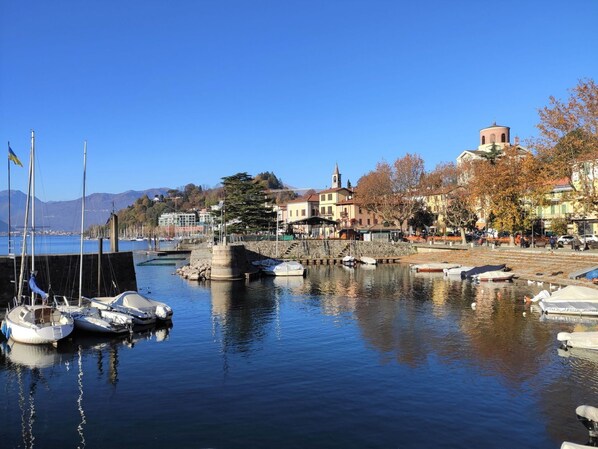 Water, Body Of Water, Boat, Watercraft, Waterway, Marina, Boats And Boating--Equipment And Supplies, Coastal And Oceanic Landforms, Channel, Coast