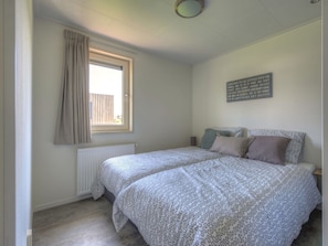Wall, Floor, Wood, Flooring, Ceiling, Bedroom, Bed, Interior Design, Room, Bed Sheet