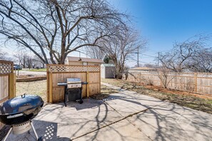 Patio | Gas Grill | Charcoal Grill