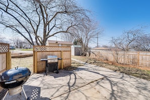 Patio | Gas Grill | Charcoal Grill