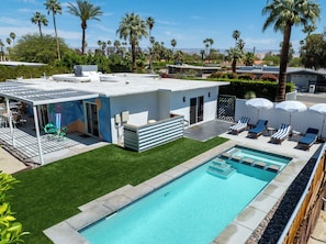 Gorgeous outdoor pool area with integrated spa
