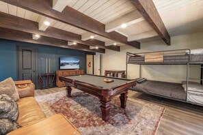 Spielezimmer