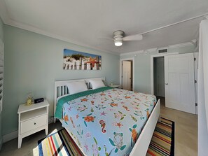 Primary Bedroom - King Bed, TV, Balcony Access, Gulf Views and En Suite Bathroom