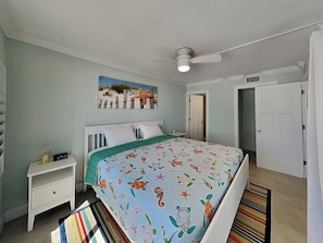 Primary Bedroom - King Bed, TV, Balcony Access, Gulf Views and En Suite Bathroom