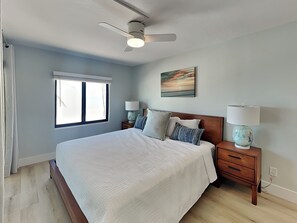 Primary Bedroom - King Bed, Smart TV, Balcony Access, Gulf Views and En Suite Bathroom