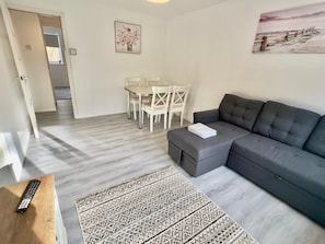 Living Room / Lounge