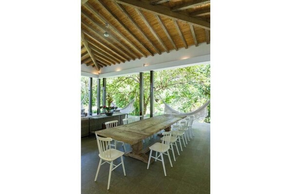 Outdoor dining