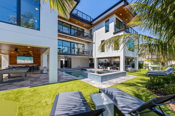 Lido Luxe Estate by Lido Key Vacations