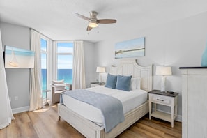 Primary Bedroom with Queen Bed