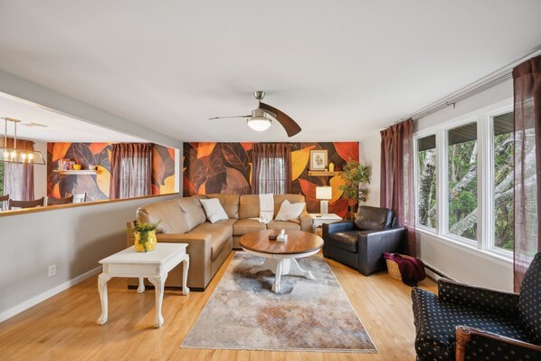 Building, Furniture, Indoors, Living Room, Room