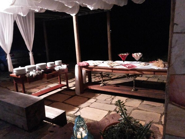 Outdoor dining