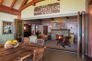 Indoor / outdoor living