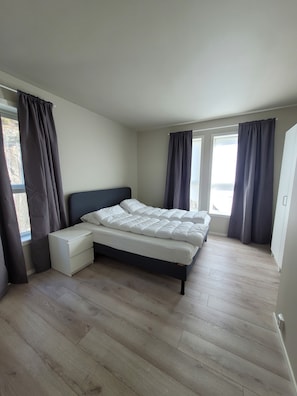 Main beedroom