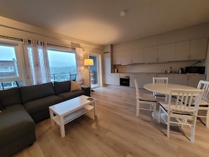 Livingroom and dining area