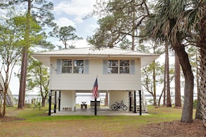 Ample Parking, Lots of Yard Space, and a Peaceful Quiet Neighborhood