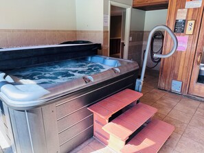Indoor spa tub