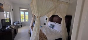 Sunrise Room 1