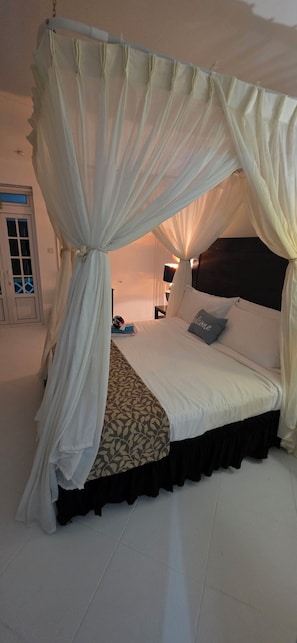 Sunrise Room 2