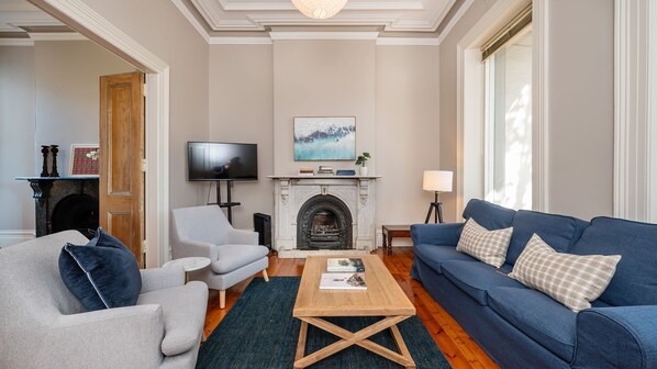 Main living area with smart TV 