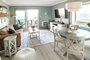Living Room | Smart TVs w/ Free Wi-Fi, Netflix, Hulu, & other Streaming Services