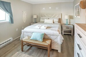Bedroom | Queen Bed | 12-Inch Medium-Firm Mattress with Eggshell Memory Foam
