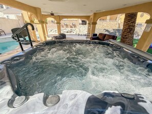 Bain à remous extérieur