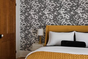Bedroom 2 | Queen Bed