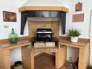 Outdoor gas barbacue
