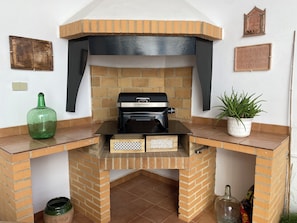 Outdoor gas barbacue