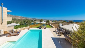 Luxury Villa with Private Pool - 100m to Beach