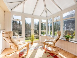 Möbel, Holz, Interior Design, Cabinetry, Küche, Flooring, Countertop, Schrank, Zimmer, Holzbeize