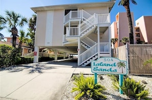Front of the complex from the road. - Front of the complex from the road.