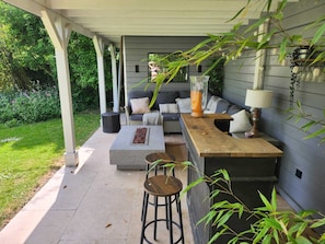 Loggia/Garden Bar