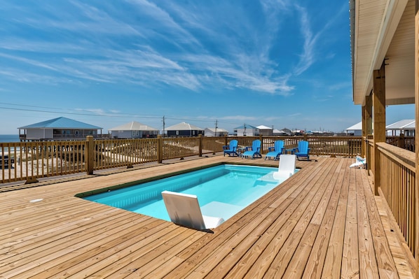 8_pool deck 1