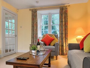 Living area | Bardowrie Lodge, Kettins, near Coupar Angus