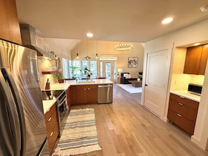 Full kitchen
