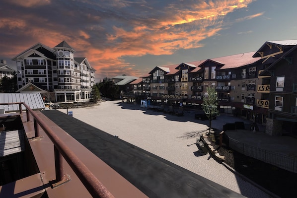 Welcome home to Highland House 218! Enjoy the convenience of being right in the heart of the Village!