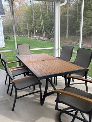 Outdoor dining