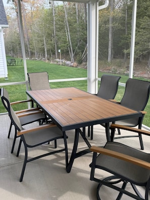 Outdoor dining