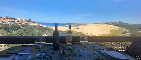 屋外ダイニングエリア
