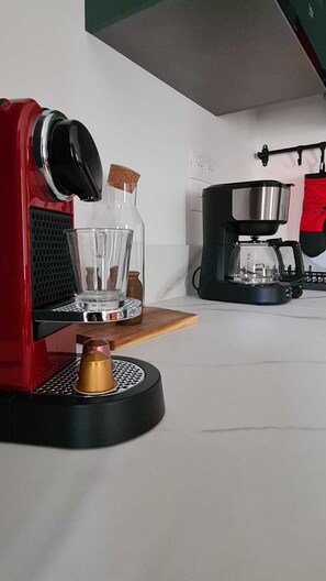 Kaffee und/oder Kaffeemaschine