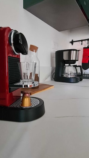 Kaffee und/oder Kaffeemaschine